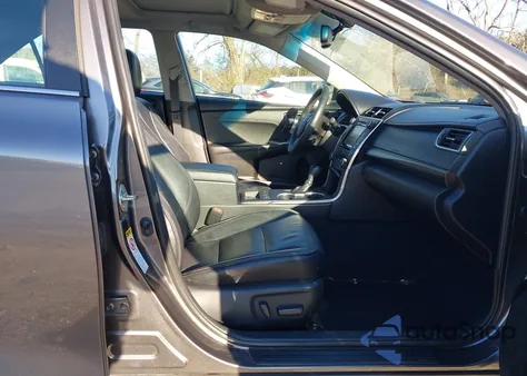 2015 Toyota Camry Hybrid Xle from USA, damaged, VIN 4T1BD1FK1FU174961